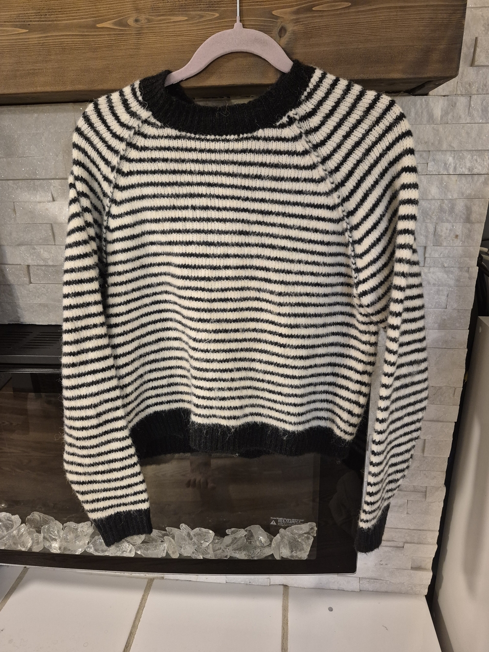 American Eagle Black & White Striped Women's Oversized Crewneck PTP 20